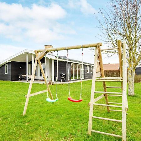 8 Person Holiday Home In Ebeltoft Exterior foto